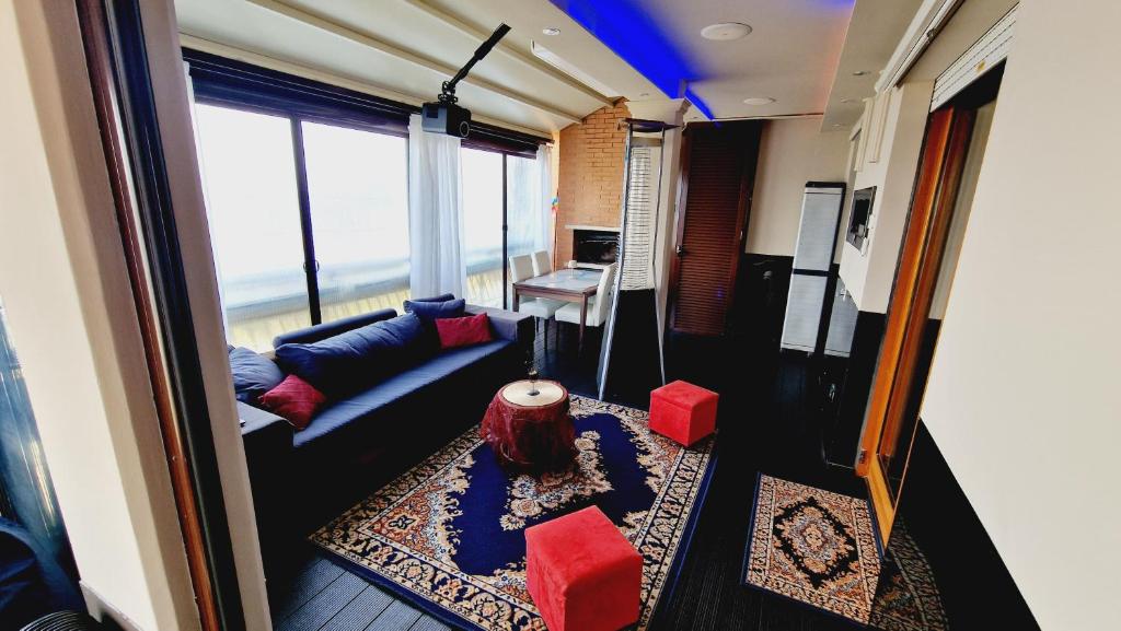 Posezení v ubytování Sky Lounge Terrazza di Cesare Luxury Rooftop minipiscina-spa Sala Cinema WIFI parcheggio