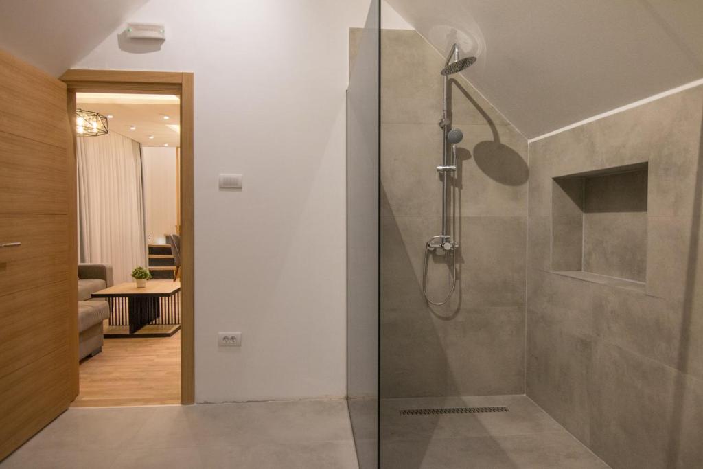 Koupelna v ubytování Tara Lux apartmani