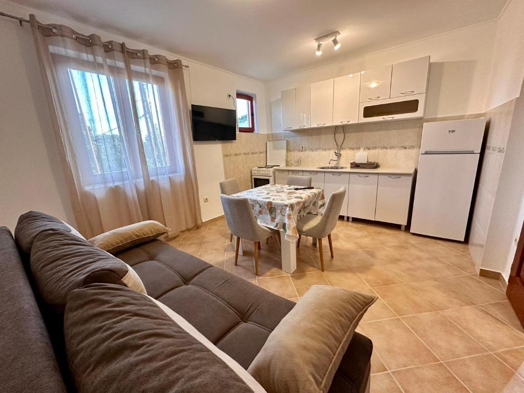 Dapur atau dapur kecil di Bijela Apartment