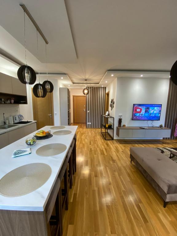 TV i/ili multimedijalni sistem u objektu Zlatibor Apartman