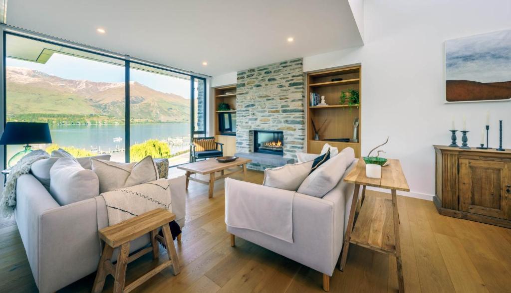 TV a/nebo společenská místnost v ubytování Marina Terrace Apartments, Wanaka