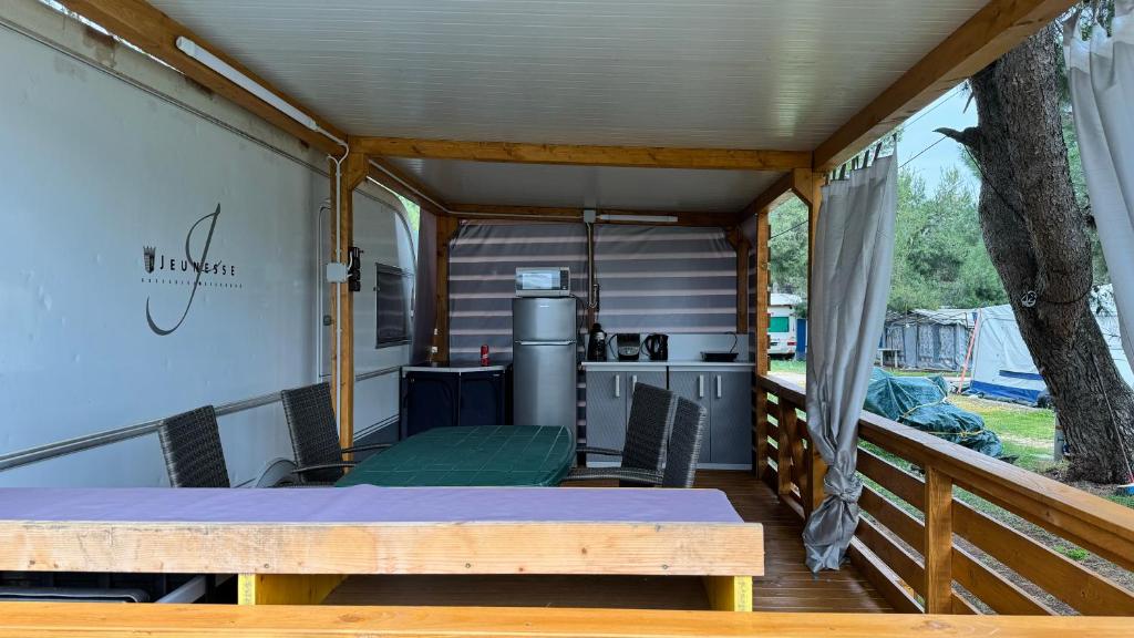 Fotografie z fotogalerie ubytování Adria Caravan (with air conditioner) v destinaci Privlaka