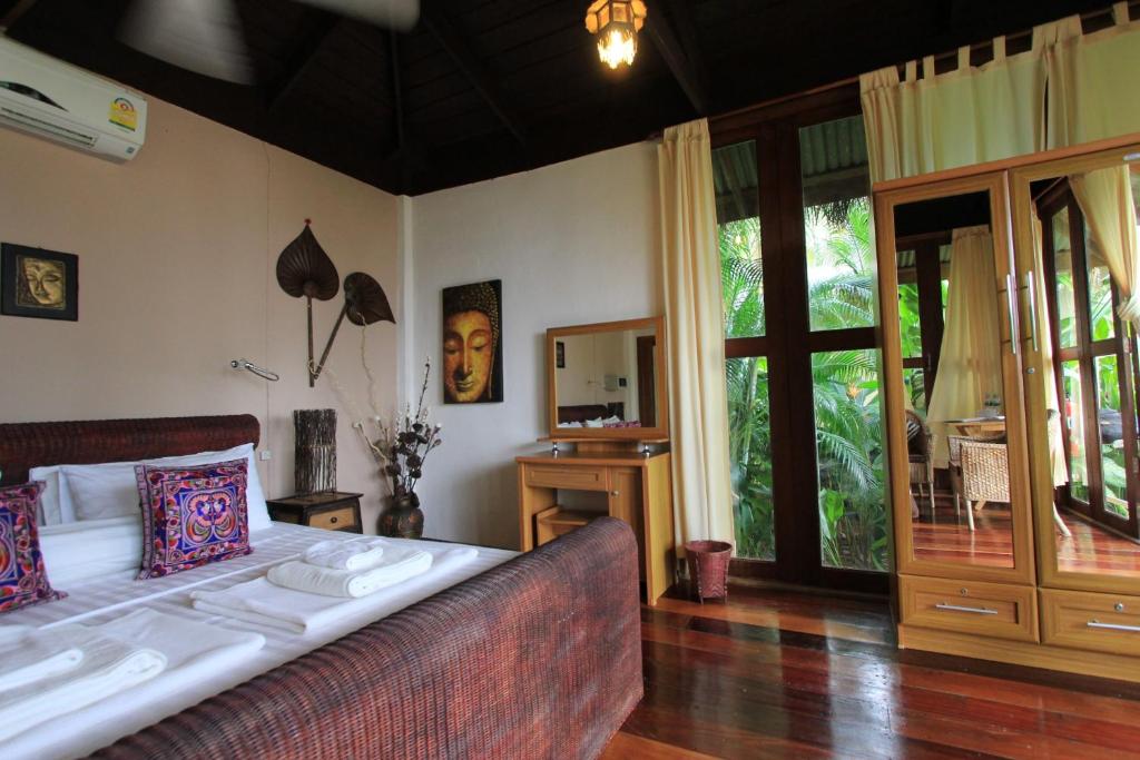 Amber Sands Beach Resort - 4