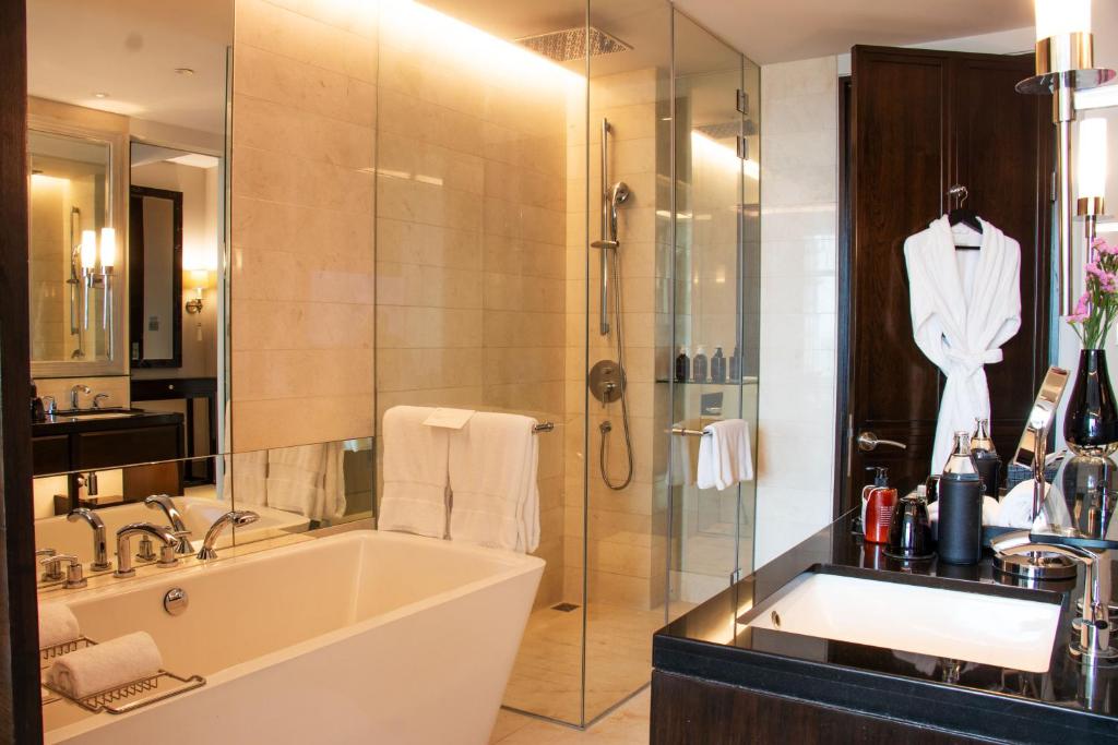 Koupelna v ubytování The St. Regis Bangkok