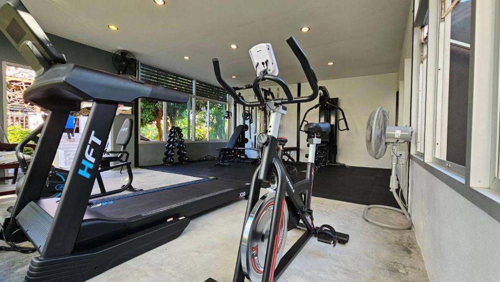 Fitness centrum a/nebo fitness zařízení v ubytování Lamai Buri Resort