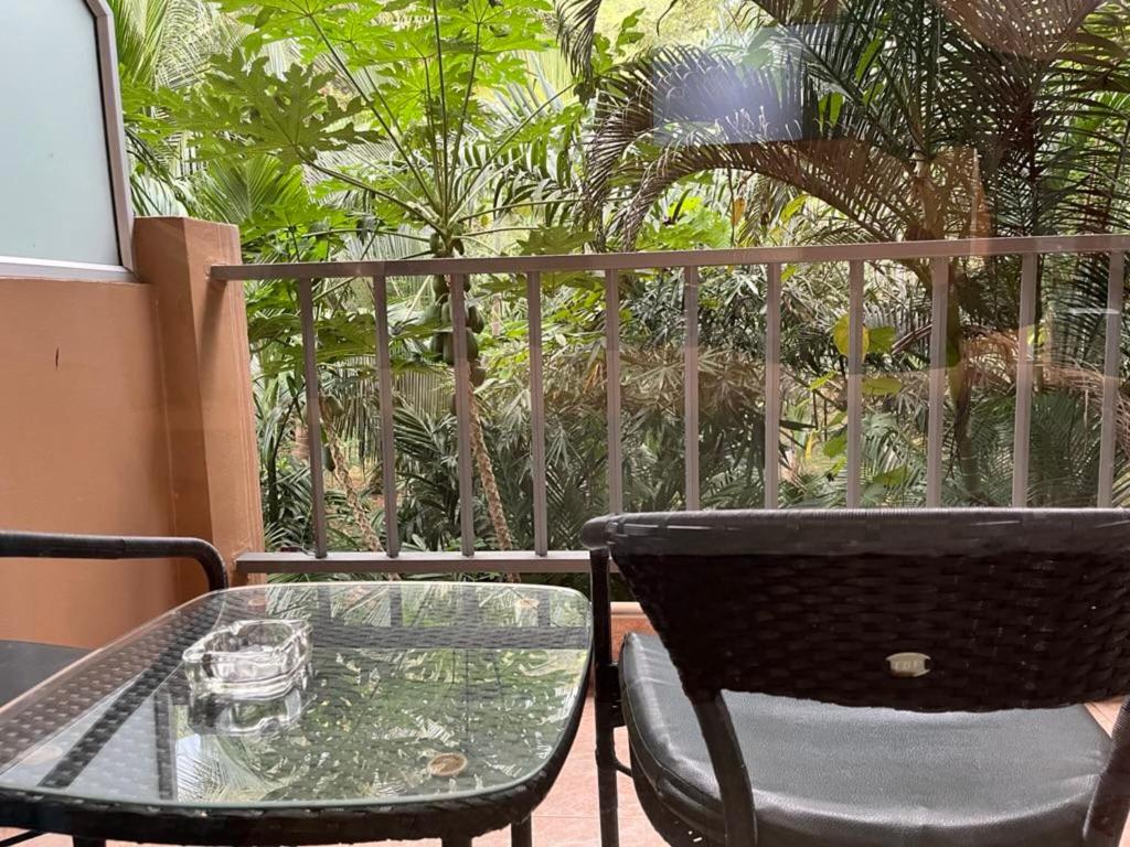Zahrada ubytování Srichada Hotel Khaolak - SHA Extra Plus