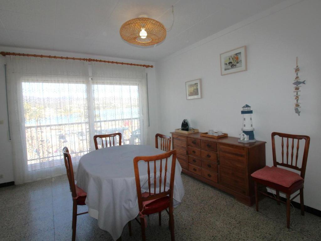 Fotografia z galérie ubytovania CASTELLAR 46 2º - Apartamento en el centro del Port de Llançà - ES-228-30 v destinácii Llança