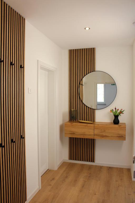 Fotografie z fotogalerie ubytování Apartment mit voll ausgestatetter Küche, Badewanne, Balkon, Parkplatz vor dem Haus, ruhig gelegen, ADA4 v destinaci Kulmbach