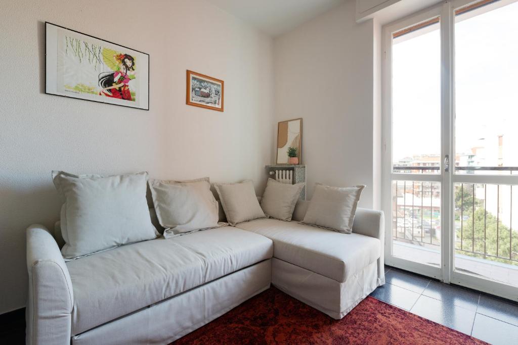 GuestHost - Corvetto M3 - Comfy Apt with balcony!