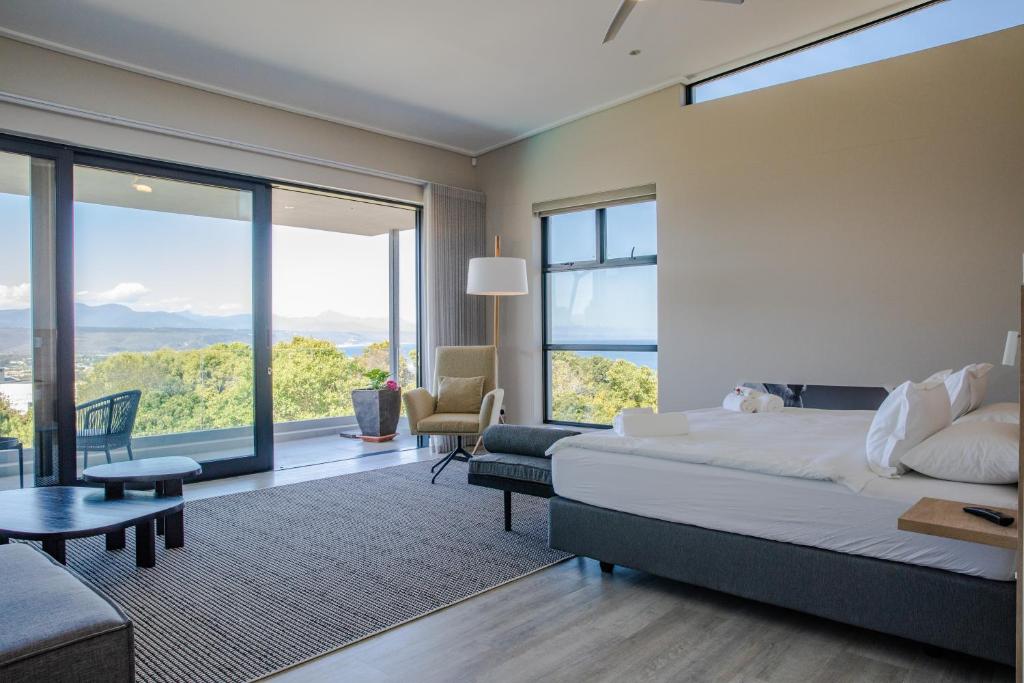 Hilltop Bayview Luxury Apartments - Image 45