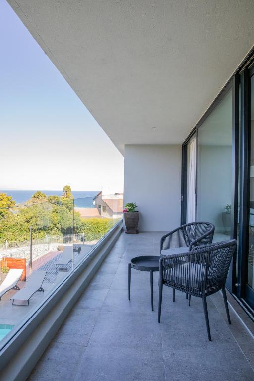 Hilltop Bayview Luxury Apartments - Image 28