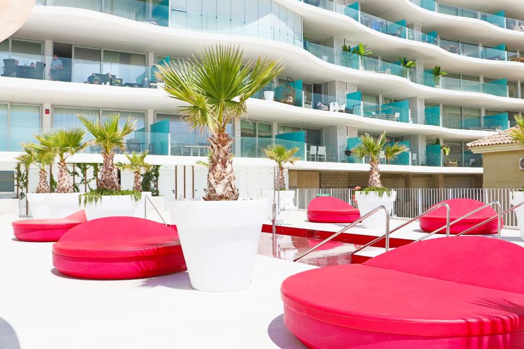 Fotografie z fotogalerie ubytování Fantastic apartment in The Wave just steps from Carvajal Beach - Pool and free parking v destinaci Fuengirola