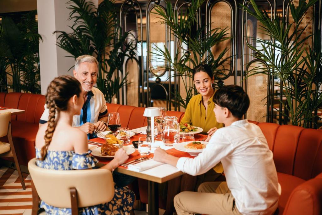 Hard Rock Hotel Marbella - Puerto Banús - Resim 41