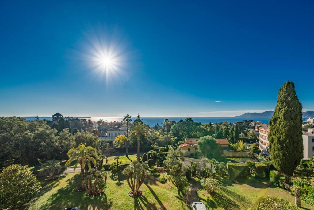 Photo de la galerie de l'établissement SUPERBE APPARTEMENT VUE MER, à Cannes