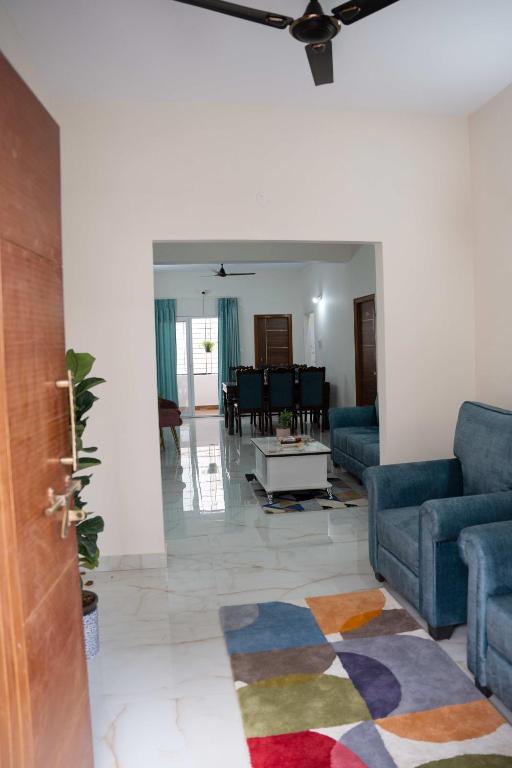 Posezení v ubytování Yellow Bells Serviced Apartments Hitech City