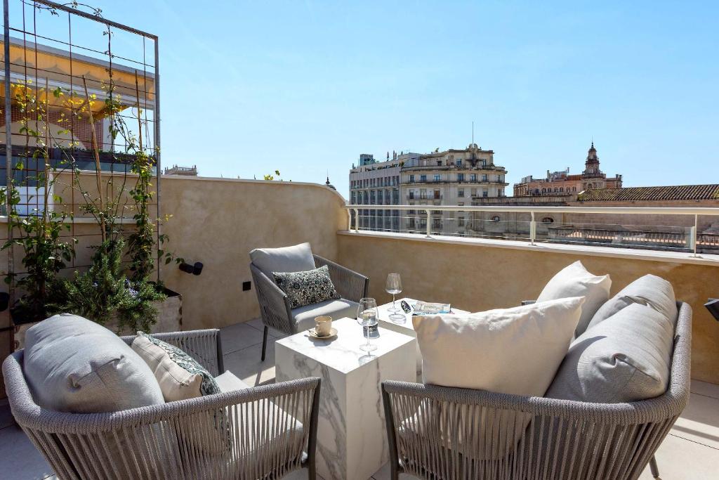 Genteel Home San Francisco Suites - 16