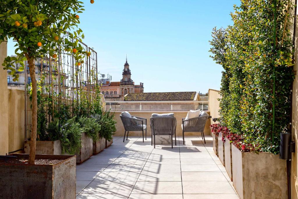 Genteel Home San Francisco Suites - 17