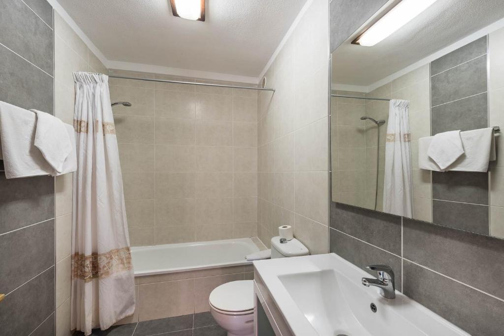 Paloma Beach Apartments - One-Bedroom Apartment