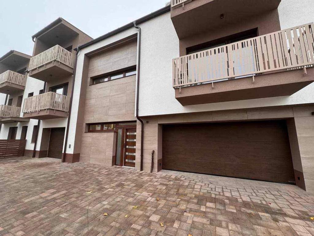 Budova, v ktorej sa apartmán nachádza