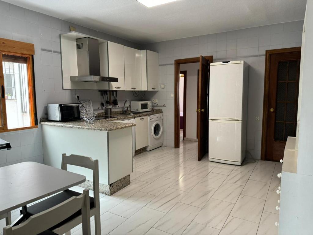 Kuchyňa alebo kuchynka v ubytovaní Apartamento Algafequi con terraza privada