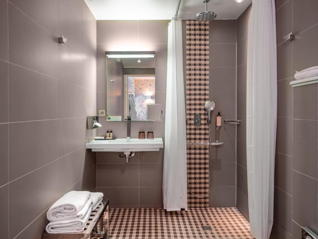 Hotel Le Mareuil - Resim 25