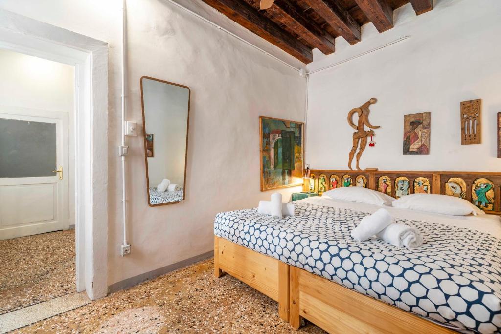 Casa Trecento - One-Bedroom Apartment