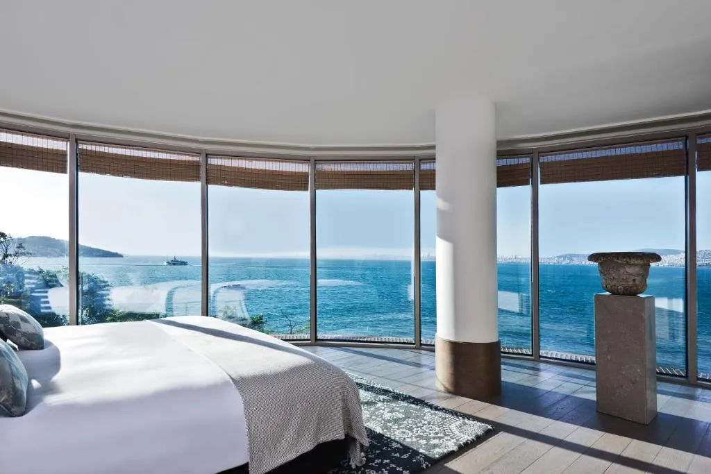 King Suite with Sea View