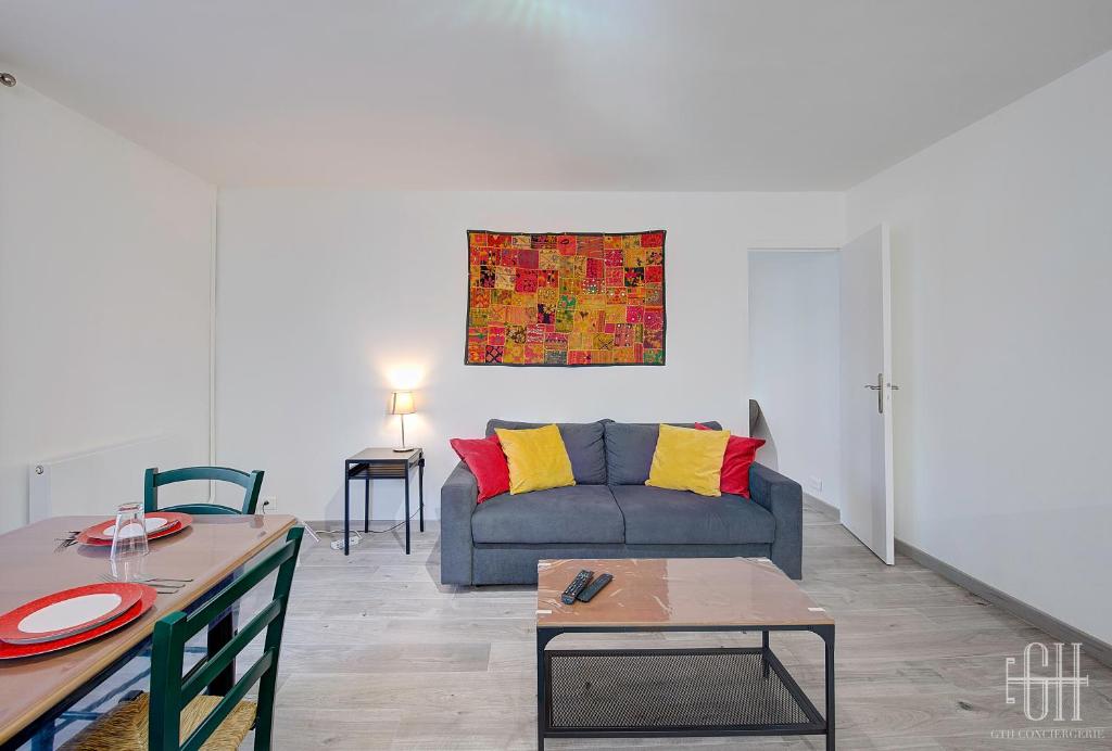 L'Acacia Centre Ville - One-Bedroom Apartment With Balcony