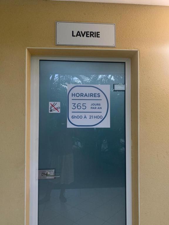 Certificat, récompense, panneau ou autre document affiché dans l'établissement Studio vue mer - Tartane