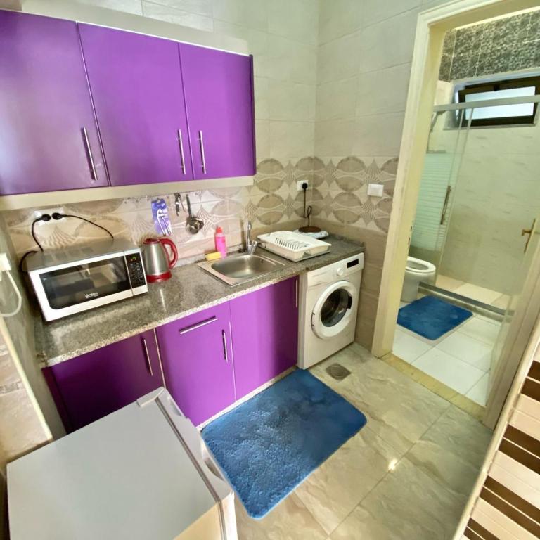 Kuchyň nebo kuchyňský kout v ubytování Villa Mira Guesthouse 1 - Downtown Central Amman - AL DIYRIH