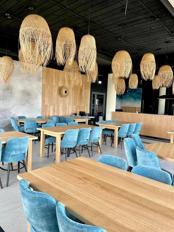 Restaurace v ubytování POLANKI AQUA INDUSTRIAL nielimitowany dostęp do BASENÓW - SAUN - miejsce postojowe FREE