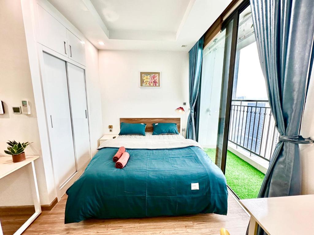 Five Star Studio Apt In Vinhomes Green Bay Near Dcapital & My Dinh ...
