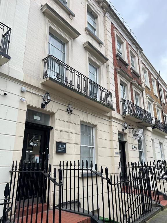 Ivy House Hotel - Resim 1