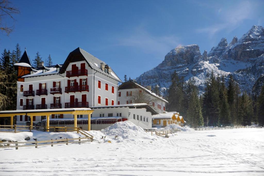 Hotel Croda Rossa v zimě