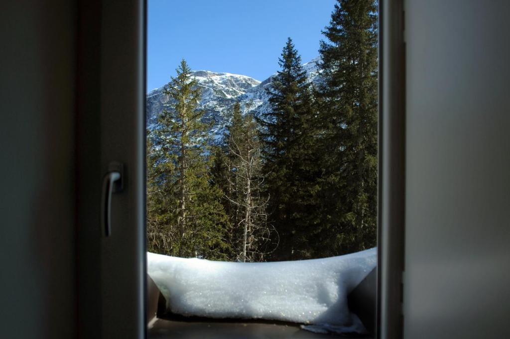 Nespecifikovaný výhled na hory nebo výhled na hory při pohledu z hotelu