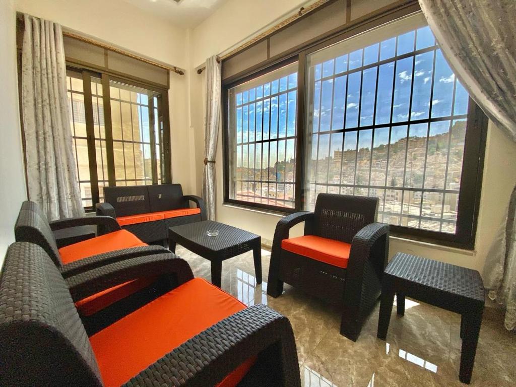 Villa Mira Guesthouse 1 - Downtown Central Amman - AL DIYRIH - Appartement Met Balkon