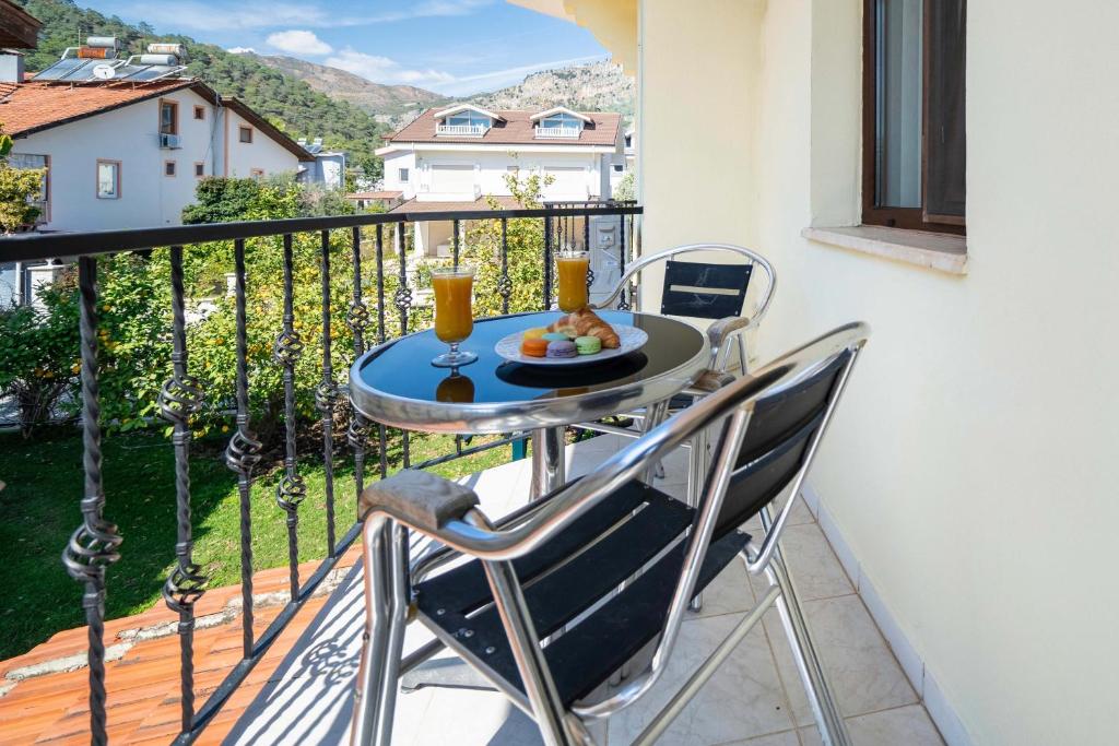 Nespecifikovaný výhled na hory nebo výhled na hory při pohledu z hotelu