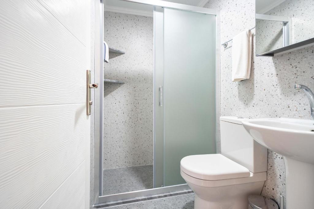 Koupelna v ubytování Dedeminn Garden Hotel