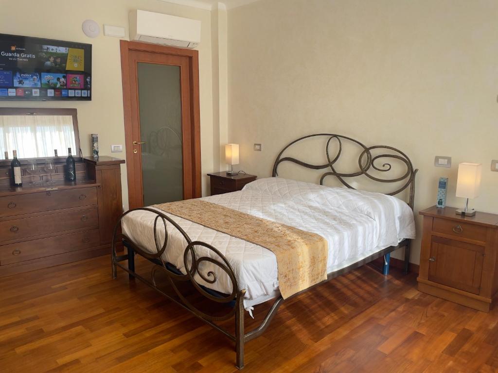 Landora - Deluxe King Room