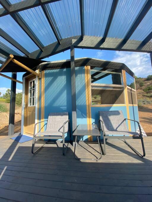 Balkón nebo terasa v ubytování Glamping-Sky Dome Yurt-Tiny House-2 by Lavenders field