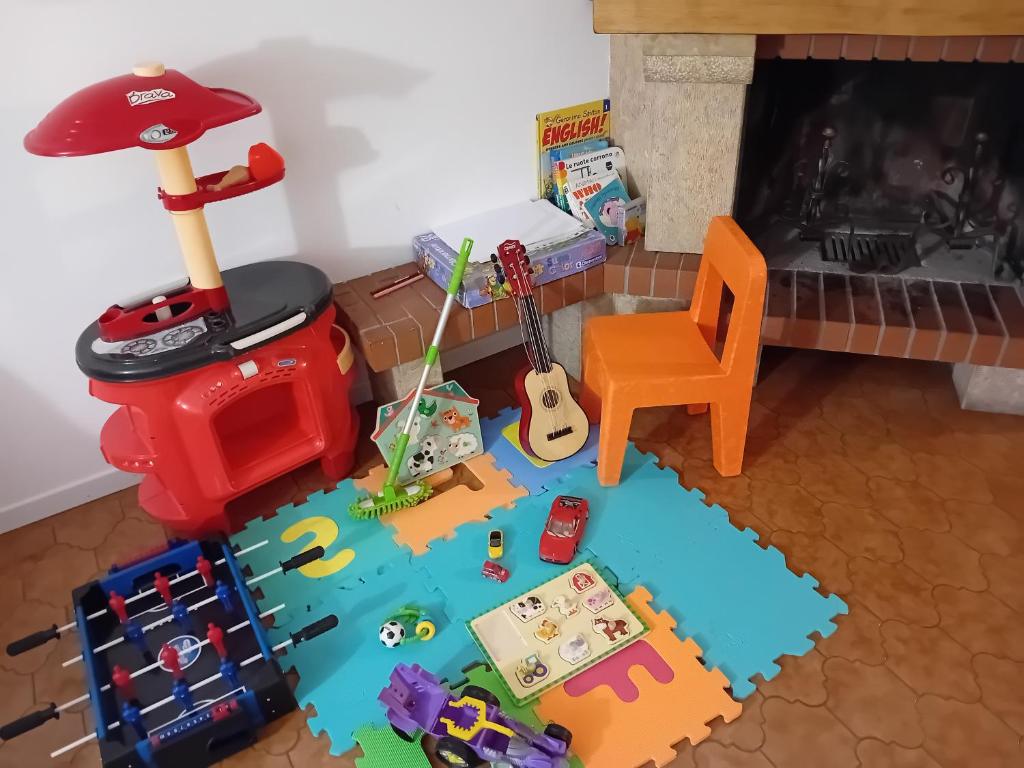 Zdjęcie z galerii obiektu Garda City Home Family Apartments w mieście Garda