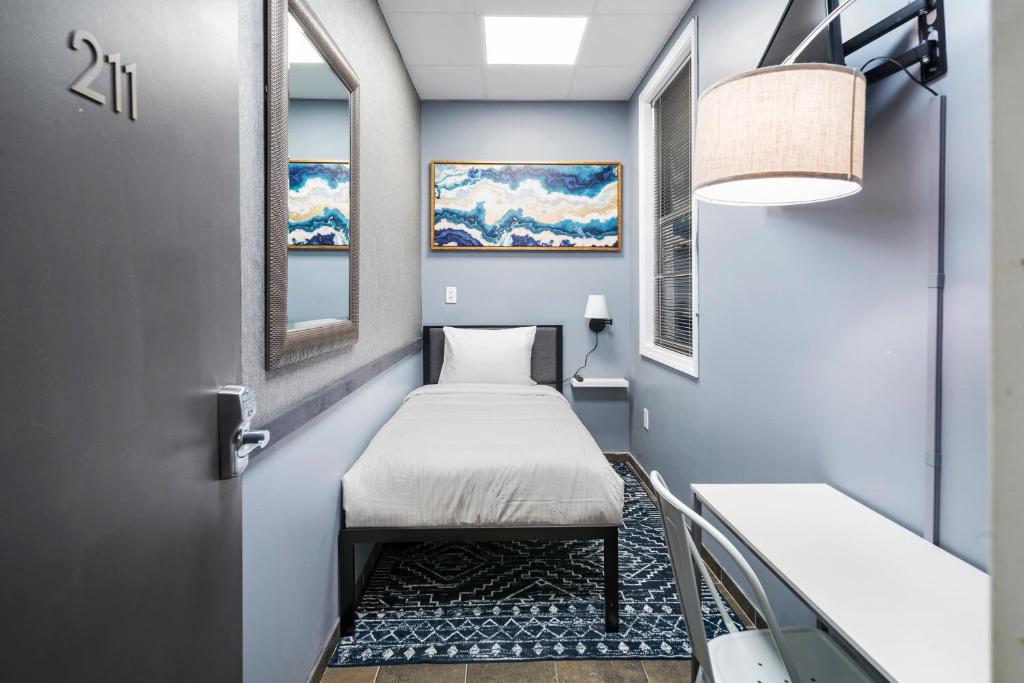 Temple Place Suites 2+3 - Budget Single Room