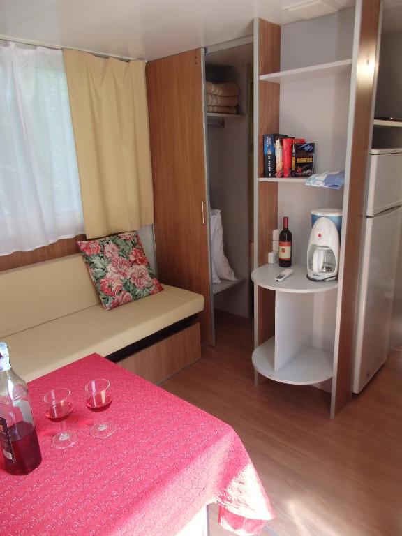 Kuchyň nebo kuchyňský kout v ubytování Camping Village la Chiocciola