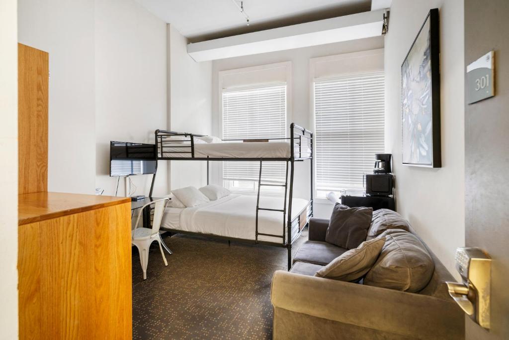 Temple Place Suites 2+3 - Standard Double Room With Shared Bathroom