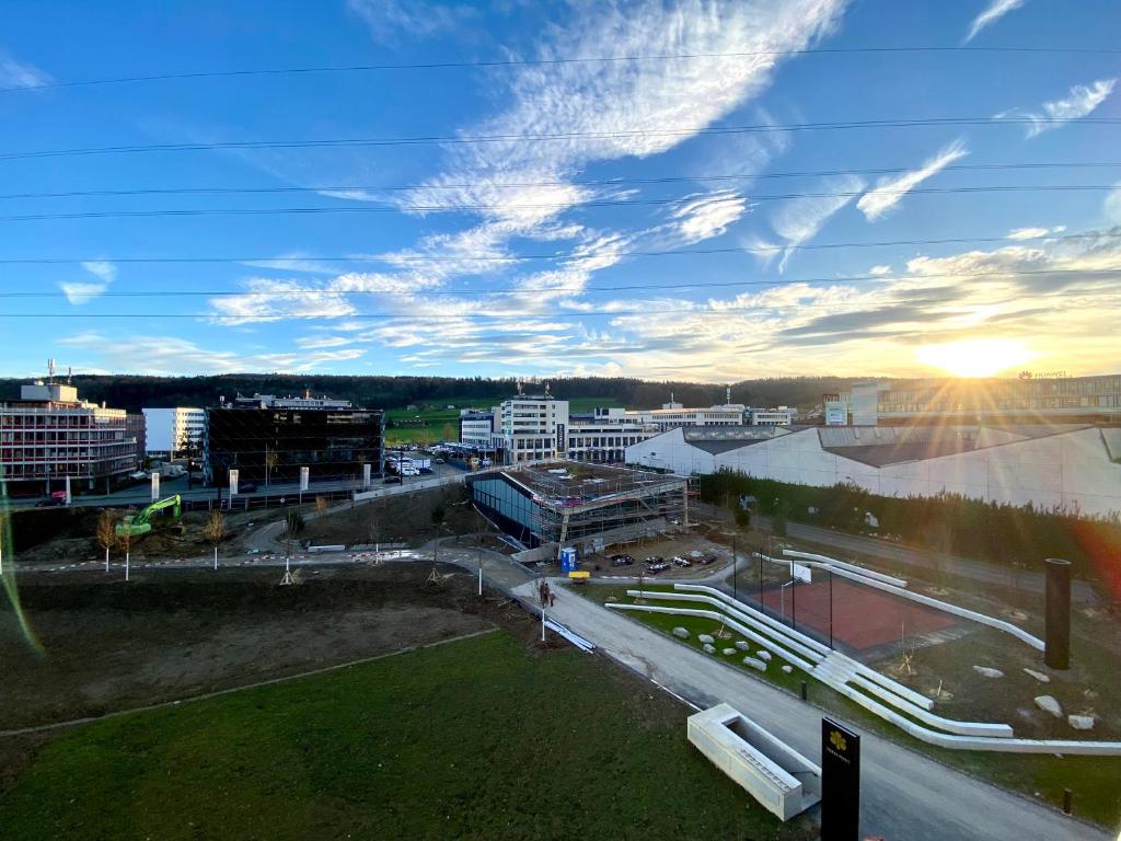 Bazén v ubytování GLAD Spot: Zurich - Central - Design - Netflix nebo v jeho okolí