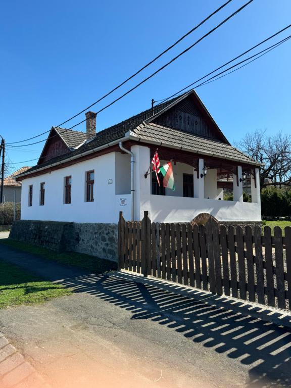 Karaván guest house 3176 Hollókő, 32 Kossuth utca kép - 1