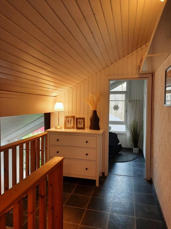Galeriebild der Unterkunft Ferienhaus "Auszeit mit Herz" im Ferienpark Extertal - Kamin, Fass-Sauna, Massagesessel in Extertal