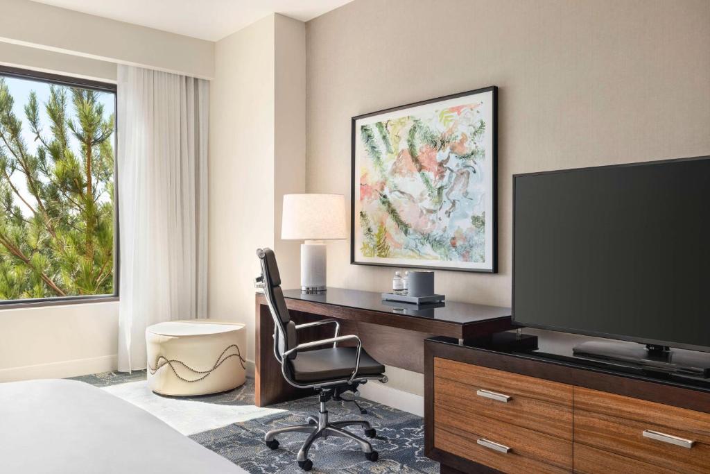 The Woodlands Resort, Curio Collection by Hilton - Kingkamer