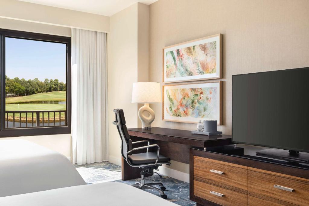 The Woodlands Resort, Curio Collection by Hilton - Queen Room Met Twee Queensize Bedden