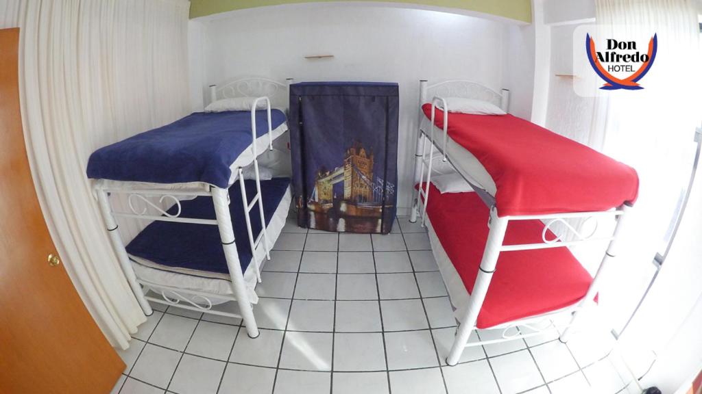 2 beliches num pequeno quarto em RIVERA habitacion#1A em Guanajuato